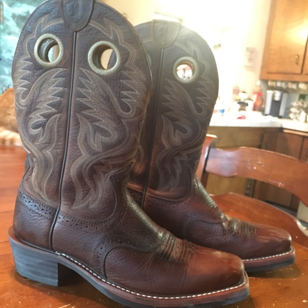 Men’s Ariat heritage work boots size 8